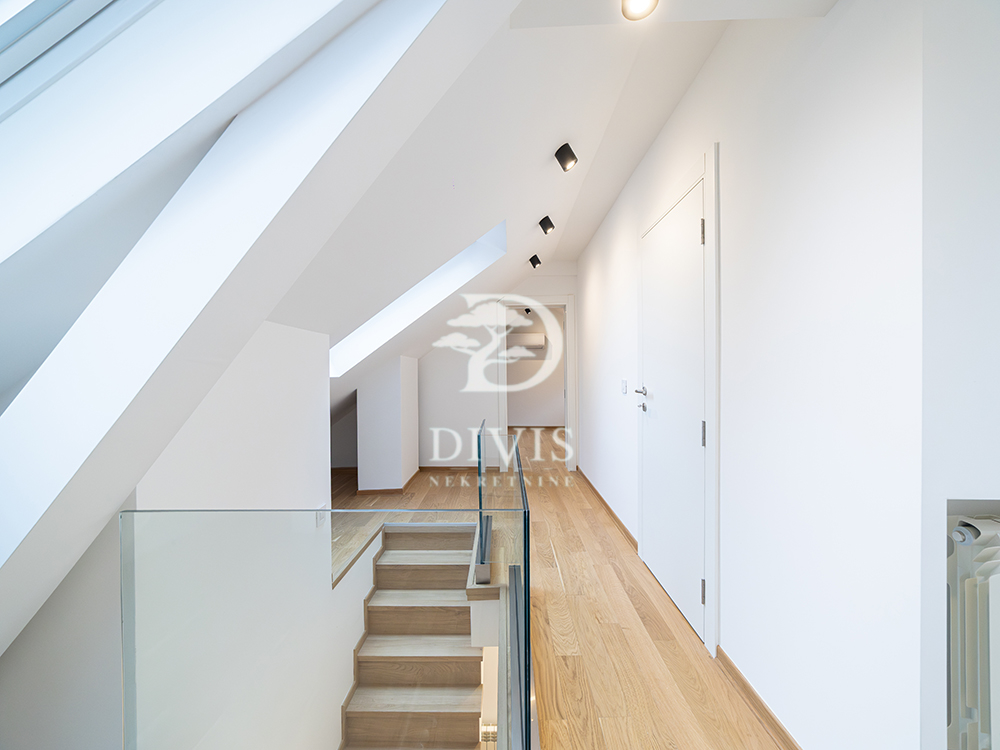 Slika 1 - Kraljice Natalije, Četvoroiposoban stan na prodaju, 131m2, 440.000€